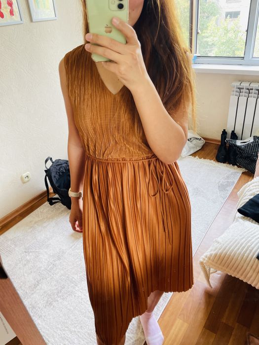 Платья от бренда MANGO