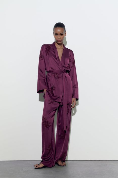 Zara чисто нов сатениран комплект от две части с бродерия и мъниста