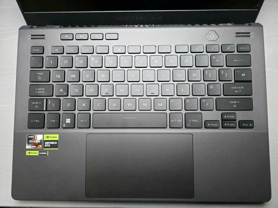Геймърски лаптоп Asus Rog Zephyrus G14 2023, R7, 4060 RTX, 48GB Ram