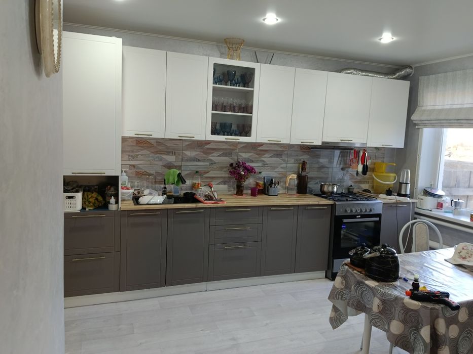 Большой светлый дом.