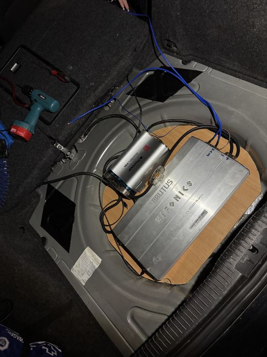 Amplificator auto Hifonics bxi4000.1d 2000w rms @1 ohm