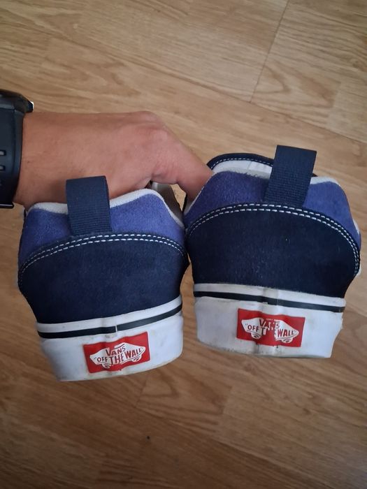 Продавам Vans Knu School