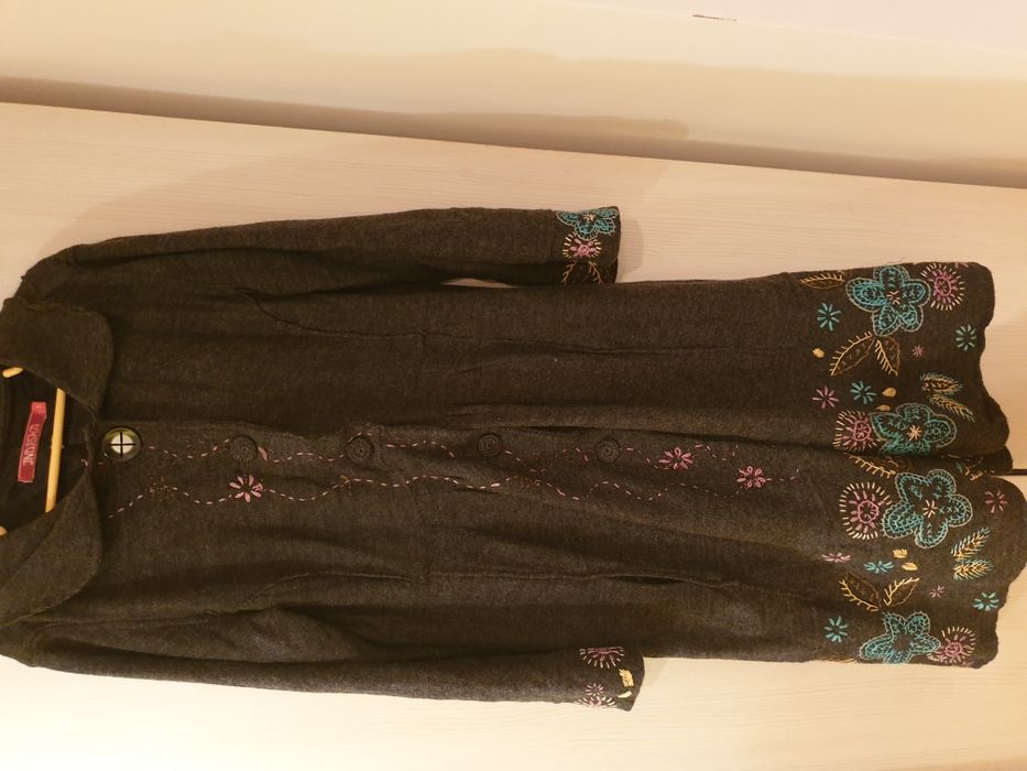 Rochie si pardesiu