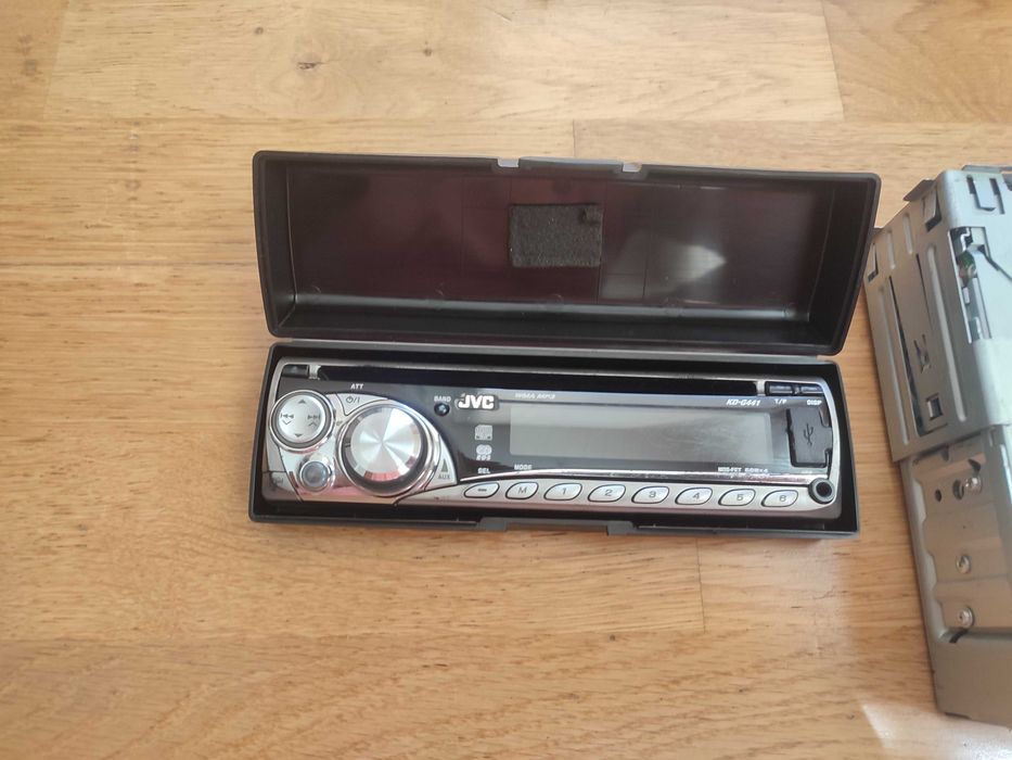 Авто радио JVC със USB