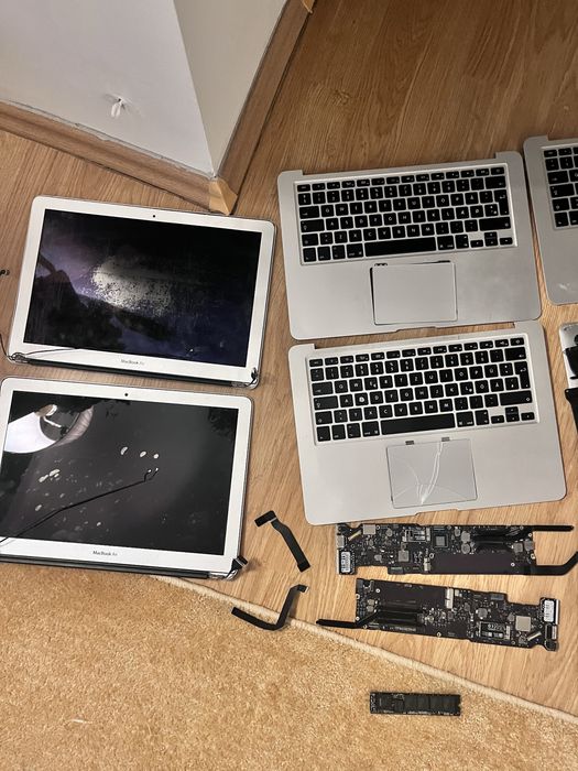Macbook air 1466 i5 - cititi tot anuntul