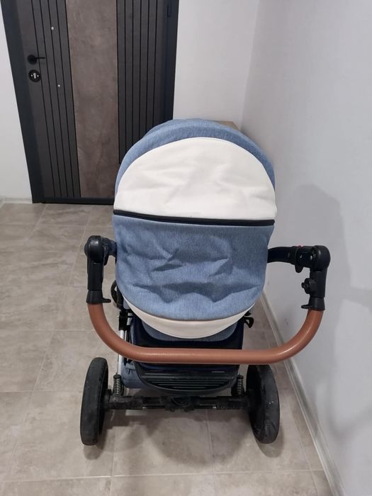 Бебешка количка с летен и зимен кош