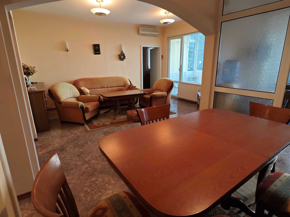 Продава се Тристаен апартамент в Плевен, Широк център - 102 кв.м за 1334 €/кв.м - Снимка #2