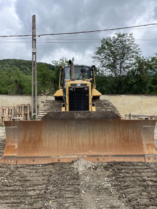 Inchiriez  vind Buldozer CAT D6N an 2014 Caterpillar