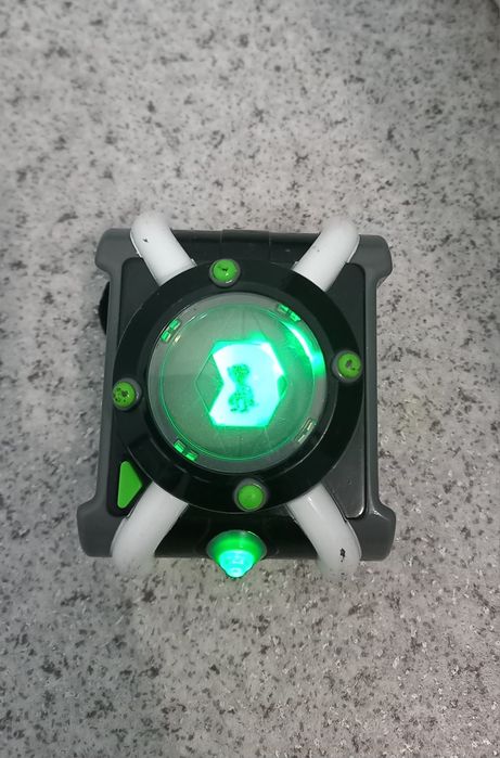 Часы Ben 10. Часы бен тен.  Таугуль