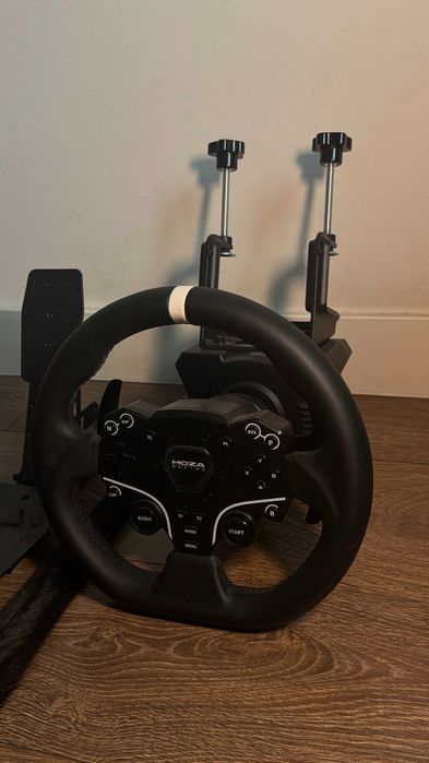 Игровой руль Moza R5