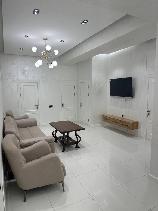 Новомосковская Новостройка ЖК Барокко 3/4/10, 83м2. Евроремонт