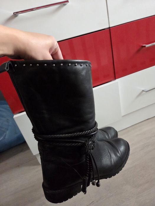 Пеодавам ботуши естествена кожа номер 39