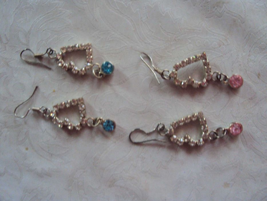 Сережки разные девочке