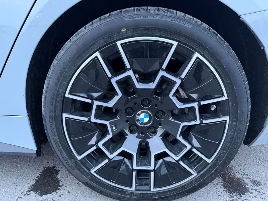 Автомобиль BMW 425i