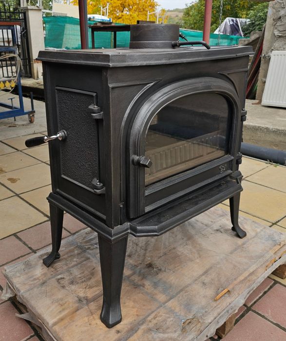 Чугунена камина - двулицева