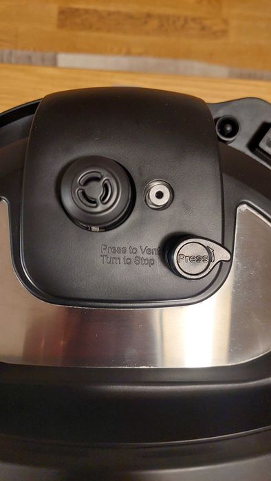 Комбиниран мултикукър Instant Pot DUO CRISP + AIR FRYER, 8 L