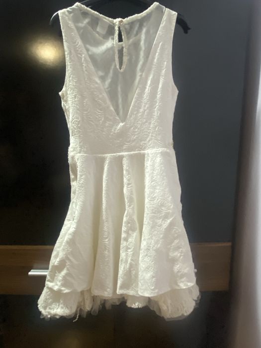 Бяла рокля Луси М размер