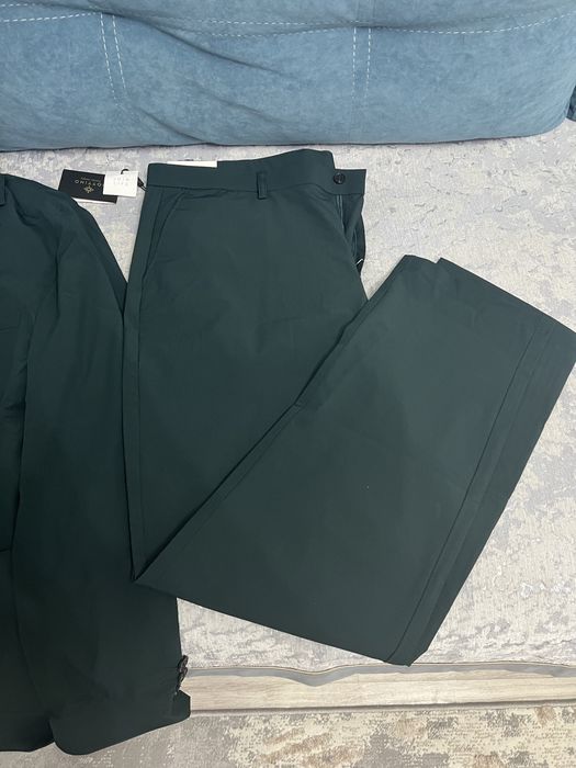 Костюм новый не носил