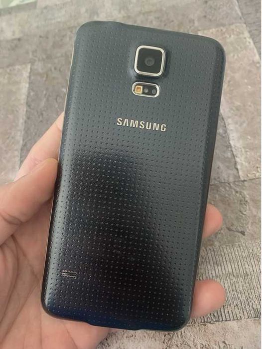 Samsung S5 ca nou pentru colectionari