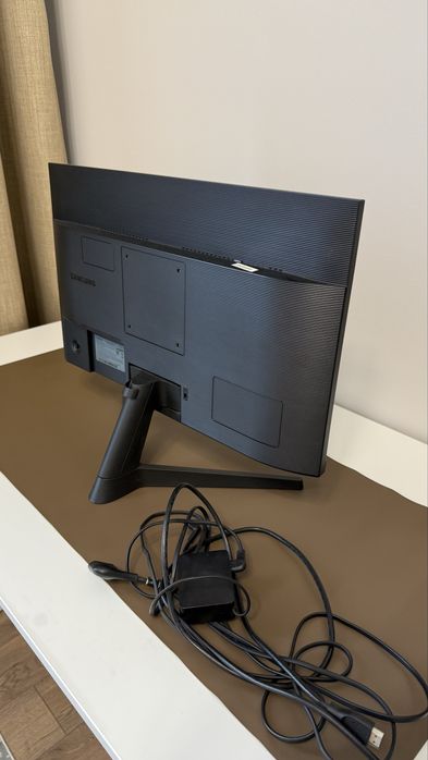 Монитор Samsung 23.8' F24T352FHI