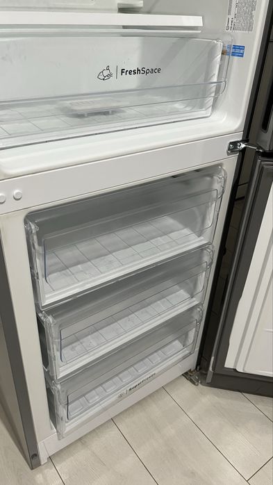 Холодильник indesit