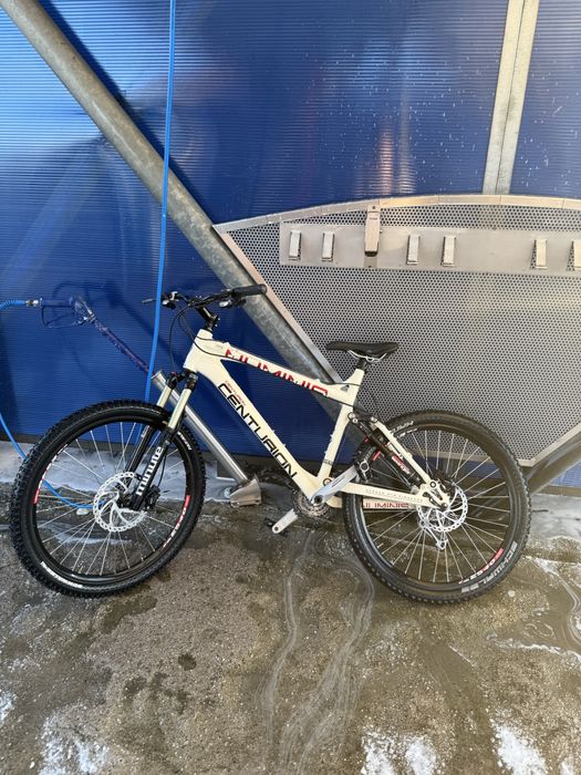 Bicicleta full suspenison  centurion