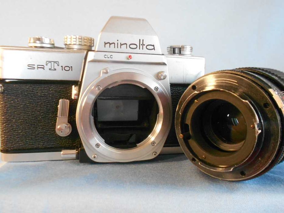 Minolta srt-101 cu obiectiv 200mm, aparat foto film clasic emblematic