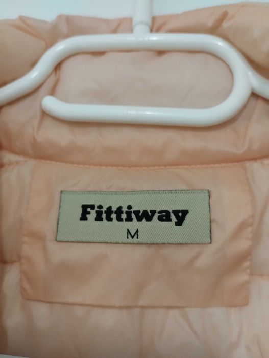 Vestă  Roz pal mărimea M nouă