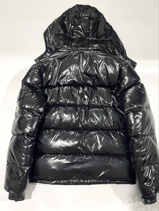 Moncler puffer nfc