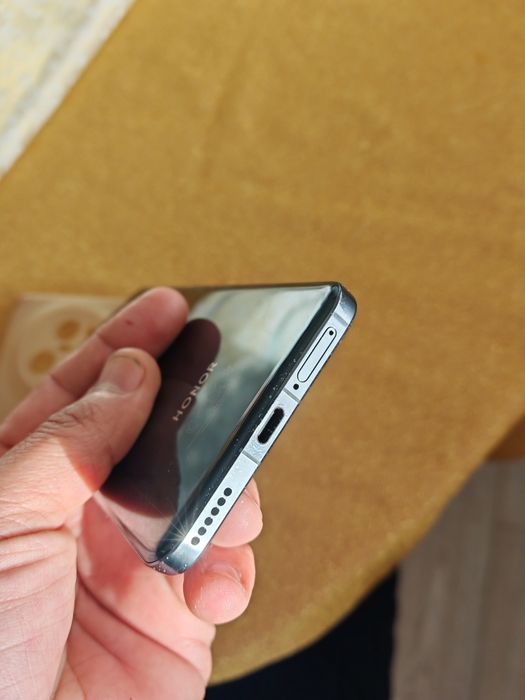 Honor magic 5 pro/12-512/.