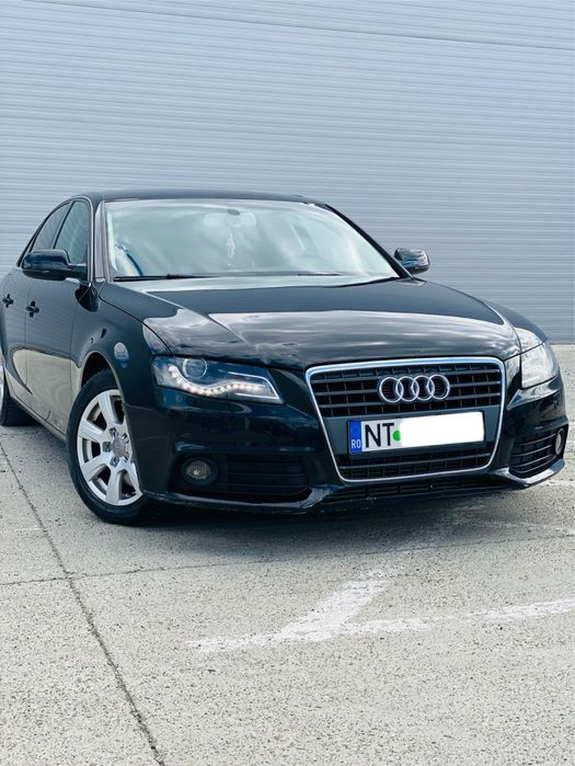 Vând Audi A4 Benzina