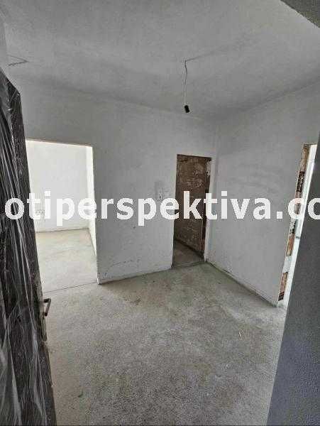 Продава се Тристаен апартамент в Пловдив, Коматевски възел - 102 кв.м за 1147 €/кв.м - Снимка #5