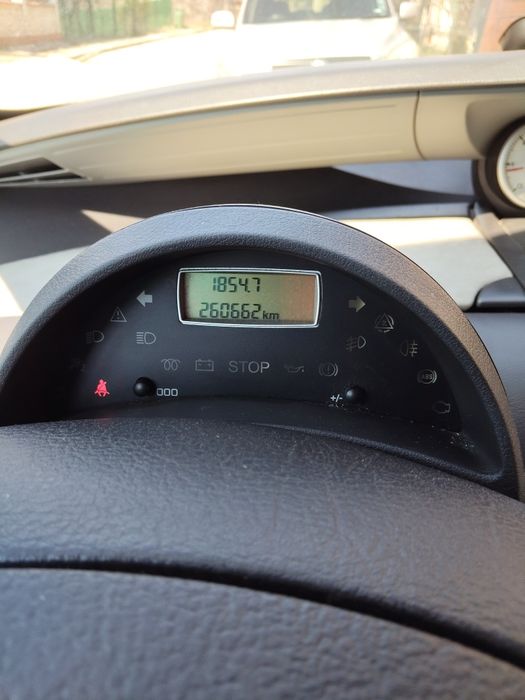 Продавам пежото 2000 кубика 130 коня 2006 година