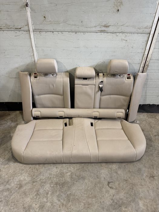 Рекаро салон Бмв ф11 десен волан (recaro salon bmw f11 desen volan)