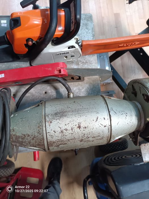 Трифазен шмиргел 550w 3000obr min Metabo