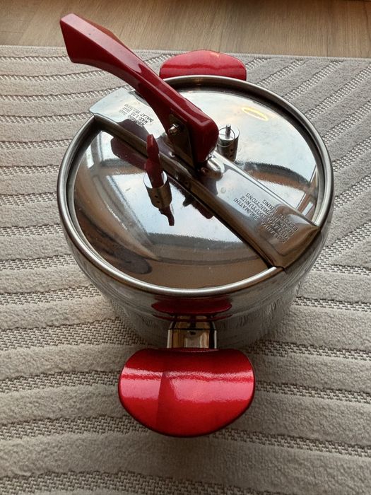 Тенджера под налягане Fackelmann 7 литра