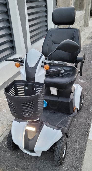 Carucior electric scuter electric scaun electric pentru persoane cu dizabilitate! Este ca nou an 2021!