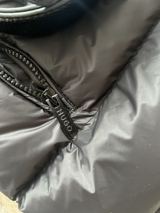 Vesta Hugo Boss,noua cu eticheta+o curea cadou la alegere!