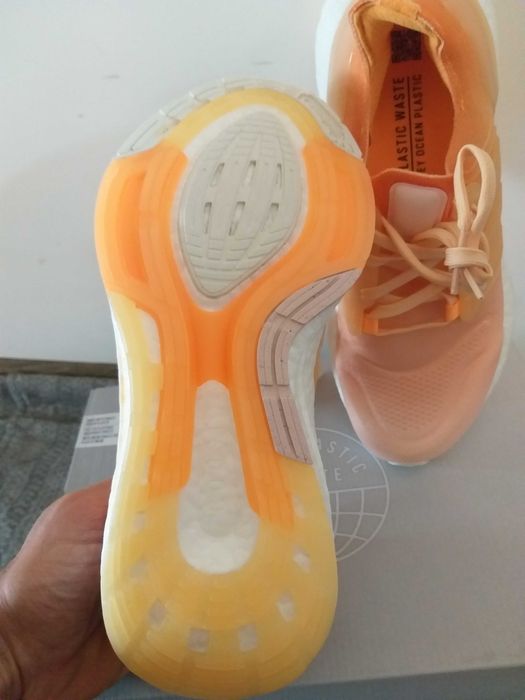 adidas UltraBoost 22 'Flash Orange -  дамски маратонки НОВИ