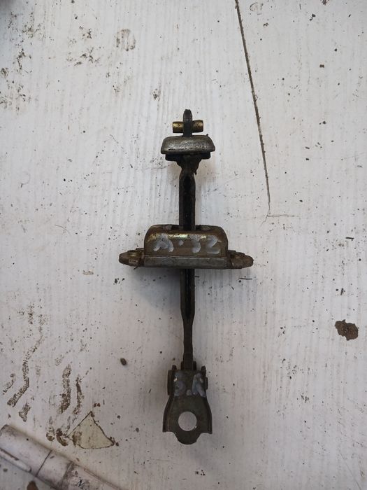 Ограничитель двери Нисан Максима А32