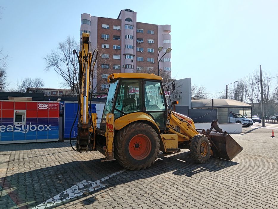 Buldoexcavator de închiriat, picon