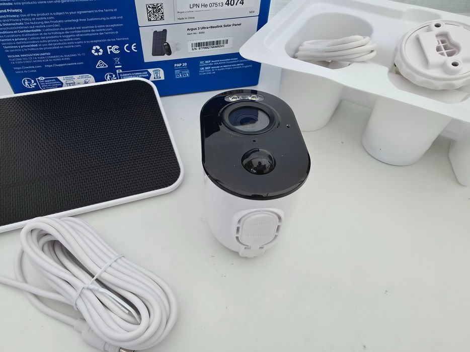 Camera supraveghere wireless IP WiFi cu panou solar Reolink Argus 3 Ultra B350+SOLAR 4K