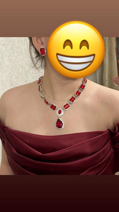Красное колье и серьги