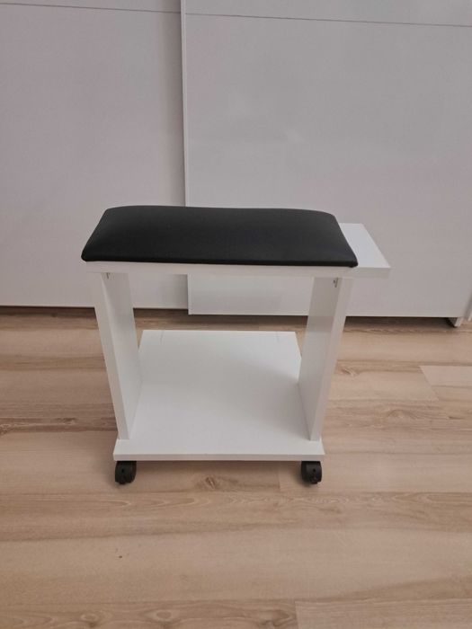 Стойка за педикюр