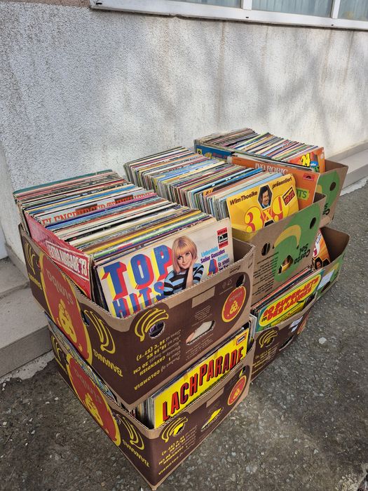 Vand Lot 150lp Discuri Vinil cu muzică usoara mixta 

Artiști:

- Fra