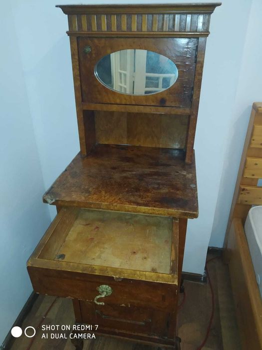 Dulapior vechi de toaleta cc 1900-1930 stil eclectic