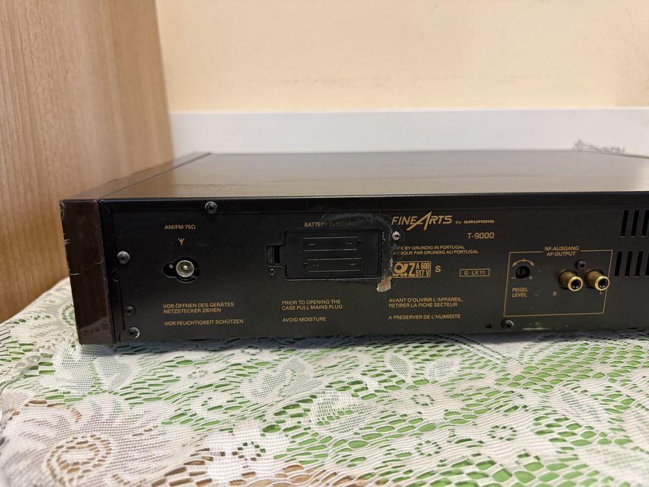 FineArts T-9000 FM Тунер