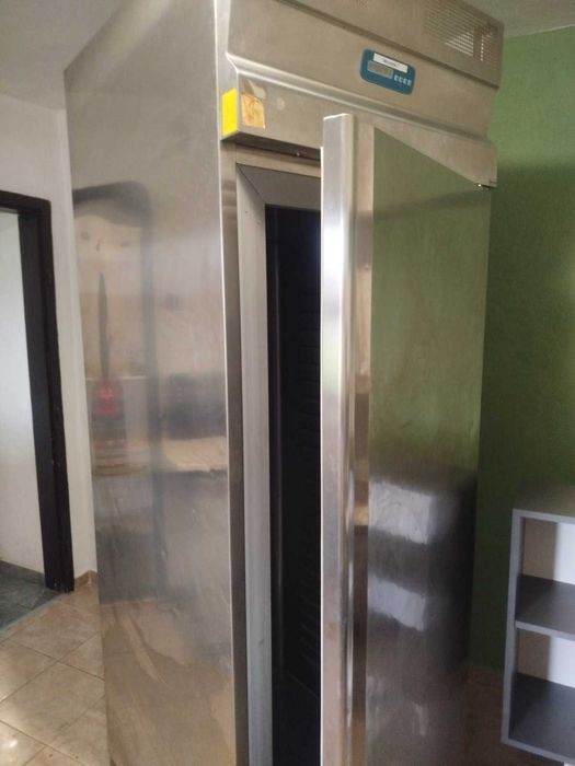 Фризер, вертикален