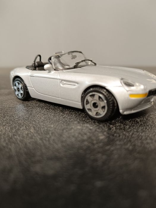 Bburago BMW Z8 .