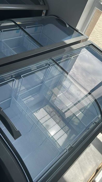 Витринный морозильник холодильник